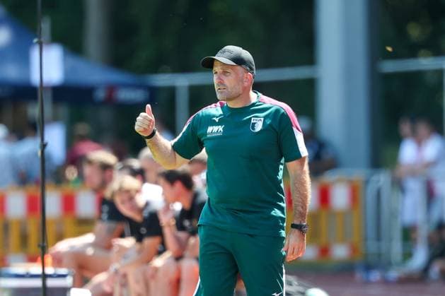 Chef-Trainer Manuel Baum (FC Augsburg), FC Augsburg vs. 1. FC Saarbruecken, Fussball, 1. Bundesliga, Testspiel, Saison 2026 27, 25.07.2026 Kaufbeuren Bayern Deutschland *** Head Coach Manuel Baum, FC Augsburg; FC Augsburg vs. 1. FC Saarbrücken; Soccer; Bundesliga 1; Friendly Match; 2026–27 Season; July 25, 2026; Kaufbeuren, Bavaria, Germany Copyright: xkolbert-press ChristianxKolbertx
