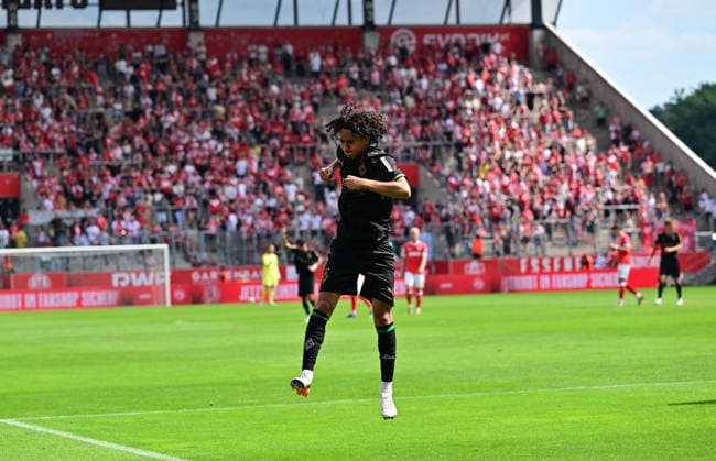 25.07.2026; Essen; Fussball, Herren, Saison 2026 2027, Testspiel Rot-Weiss Essen vs. Borussia Moenchengladbach Torjubel bei Torschuetze Wael Mohya (Gladbach) nach seinem Tor zum 0-2 DFL regulations prohibit any use of photographs as image sequences and or quasi-video. Stadion an der Hafenstrasse NRW Deutschland *** July 25, 2026 Essen Soccer, Men s, 2026–2027 Season, Friendly Match: Rot-Weiss Essen vs. Borussia Mönchengladbach; Goal celebration by Gladbach scorer Wael Mohya after his goal to make it 0–2. DFL regulations prohibit any use of photographs as image sequences and or quasi-video. Stadion an der Hafenstrasse, North Rhine-Westphalia, Germany