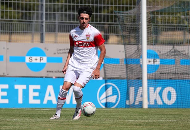 25.07.2026, Deutschland, Hollenbach, Fußball Bundesliga, Saison 2026 2027, Testspiel, Freundschaftsspiel, JAKO-Testspiel, FSV Hollenbach vs. VfB Stuttgart, Ameen Al-Dakhil (VfB) *** July 25, 2026, Germany, Hollenbach, Bundesliga, 2026–2027 season, exhibition match, friendly match, JAKO exhibition match, FSV Hollenbach vs. VfB Stuttgart, Ameen Al Dakhil (VfB)