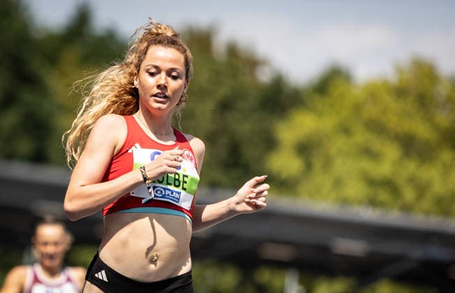 Deutsche Leichtathletik-Meisterschaften; Bochum-Wattenscheid, 25.07.2026 Auf der Ziellinie: Smilla Kolbe (Eintracht Frankfurt e.V.) im 800m-Vorlauf der Frauen; Deutsche Leichtathletik-Meisterschaften am 25.07.2026 im Lohrheidestadion in Bochum-Wattenscheid (Nordrhein-Westfalen). *** German Track and Field Championships, Bochum-Wattenscheid, July 25, 2026: Smilla Kolbe of Eintracht Frankfurt e.V. crosses the finish line in the women’s 800-meter preliminary heat at the German Track and Field Championships on July 25, 2026, at the Lohrheidestadion in Bochum-Wattenscheid, North Rhine-Westphalia Copyright: xBEAUTIFULxSPORTS R.xSchmittx