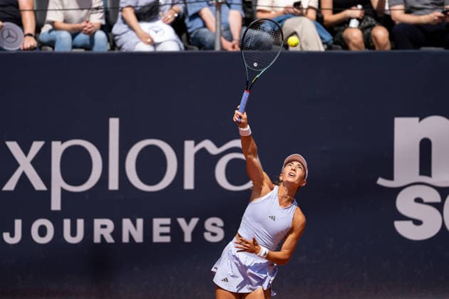 Elina Awanessjan (ARM) Aufschlag, Angabe, Service, GER, Elina Awanessjan vs Anna Bondar, Tennis, MSC Hamburg Ladies Open WTA, Tennis Damen 250, Halbfinale, 25.07.2026 GER, Elina Awanessjan vs Anna Bondar, Tennis, MSC Hamburg Ladies Open WTA 250, Halbfinale, 25.07.2026 Hamburg *** Elina Awanessjan ARM Serve, GER, Elina Awanessjan vs. Anna Bondar, Tennis, MSC Hamburg Ladies Open WTA 250, Semifinals, July 25, 2026, GER, Elina Awanessjan vs. Anna Bondar, Tennis, MSC Hamburg Ladies Open WTA 250, Semifinals, July 25, 2026, Hamburg Copyright: xEibner-Pressefoto MaxxVincenx EP_MVN
