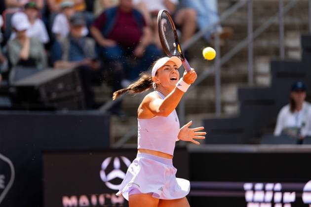 Elina Awanessjan (ARM) im Bild am Ball, Aktion, GER, Elina Awanessjan vs Anna Bondar, Tennis, MSC Hamburg Ladies Open WTA, Tennis Damen 250, Halbfinale, 25.07.2026 GER, Elina Awanessjan vs Anna Bondar, Tennis, MSC Hamburg Ladies Open WTA 250, Halbfinale, 25.07.2026 Hamburg *** Elina Awanessjan (ARM) in action on the court, GER, Elina Awanessjan vs. Anna Bondar, Tennis, MSC Hamburg Ladies Open WTA 250, Semifinals, July 25, 2026, GER, Elina Awanessjan vs. Anna Bondar, tennis, MSC Hamburg Ladies Open WTA 250, semifinals, July 25, 2026, Hamburg Copyright: xEibner-Pressefoto MaxxVincenx EP_MVN