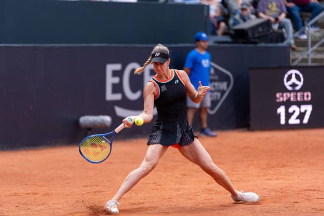 Anna Bondar (HUN) im Bild am Ball, Aktion, GER, Elina Awanessjan vs Anna Bondar, Tennis, MSC Hamburg Ladies Open WTA, Tennis Damen 250, Halbfinale, 25.07.2026 GER, Elina Awanessjan vs Anna Bondar, Tennis, MSC Hamburg Ladies Open WTA 250, Halbfinale, 25.07.2026 Hamburg *** Anna Bondar (HUN) pictured in action, GER, Elina Awanessjan vs. Anna Bondar, Tennis, MSC Hamburg Ladies Open WTA 250, Semifinals, July 25, 2026, GER, Elina Awanessjan vs. Anna Bondar, tennis, MSC Hamburg Ladies Open WTA 250, semifinals, July 25, 2026, Hamburg Copyright: xEibner-Pressefoto MaxxVincenx EP_MVN