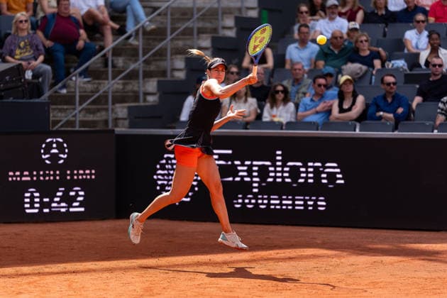 Anna Bondar (HUN) im Bild am Ball, Aktion, GER, Elina Awanessjan vs Anna Bondar, Tennis, MSC Hamburg Ladies Open WTA, Tennis Damen 250, Halbfinale, 25.07.2026 GER, Elina Awanessjan vs Anna Bondar, Tennis, MSC Hamburg Ladies Open WTA 250, Halbfinale, 25.07.2026 Hamburg *** Anna Bondar (HUN) pictured in action, GER, Elina Awanessjan vs. Anna Bondar, Tennis, MSC Hamburg Ladies Open WTA 250, Semifinals, July 25, 2026, GER, Elina Awanessjan vs. Anna Bondar, tennis, MSC Hamburg Ladies Open WTA 250, semifinals, July 25, 2026, Hamburg Copyright: xEibner-Pressefoto MaxxVincenx EP_MVN