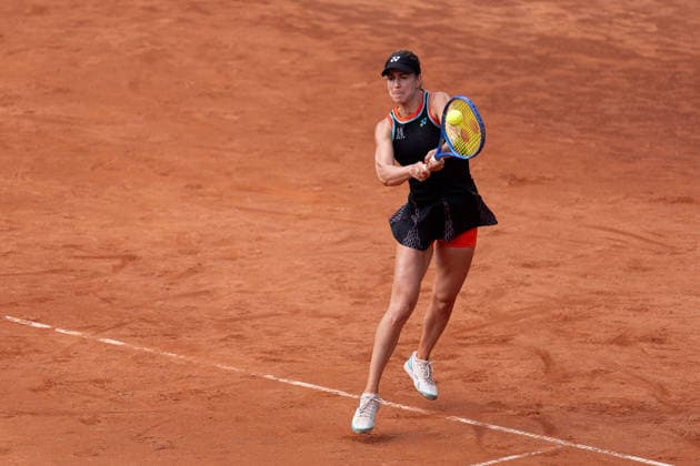 Anna Bondar (HUN) im Bild am Ball, Aktion, GER, Elina Awanessjan vs Anna Bondar, Tennis, MSC Hamburg Ladies Open WTA, Tennis Damen 250, Halbfinale, 25.07.2026 GER, Elina Awanessjan vs Anna Bondar, Tennis, MSC Hamburg Ladies Open WTA 250, Halbfinale, 25.07.2026 Hamburg *** Anna Bondar (HUN) pictured in action on the court, GER, Elina Awanessjan vs. Anna Bondar, Tennis, MSC Hamburg Ladies Open WTA 250, Semifinals, July 25, 2026, GER, Elina Awanessjan vs. Anna Bondar, tennis, MSC Hamburg Ladies Open WTA 250, semifinals, July 25, 2026, Hamburg Copyright: xEibner-Pressefoto MaxxVincenx EP_MVN
