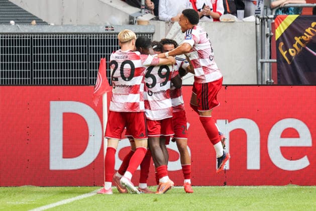 25.07.2026, xgrfx, Fussball Testspiel , Fortuna Düsseldorf - Borussia Dortmund v.l. Tor, Anas Slimani zum 2:1 (Fortuna Düsseldorf) (DFL DFB REGULATIONS PROHIBIT ANY USE OF PHOTOGRAPHS as IMAGE SEQUENCES and or QUASI-VIDEO) Düsseldorf *** July 25, 2026, xgrfx, Soccer Friendly Match, Fortuna Düsseldorf vs. Borussia Dortmund, Goal, Anas Slimani, 2–1 Fortuna Düsseldorf. DFL and DFB regulations prohibit any use of photographs as image sequences and or quasi-video. Düsseldorf
