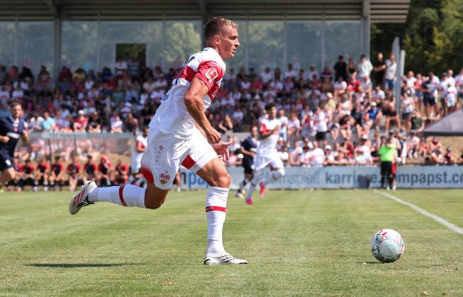 25.07.2026, Deutschland, Hollenbach, Fußball Bundesliga, Saison 2026 2027, Testspiel, Freundschaftsspiel, JAKO-Testspiel, FSV Hollenbach vs. VfB Stuttgart, Grischa Prömel (VfB) *** July 25, 2026, Germany, Hollenbach, Bundesliga, 2026–2027 season, exhibition match, friendly match, JAKO exhibition match, FSV Hollenbach vs. VfB Stuttgart, Grischa Prömel (VfB)