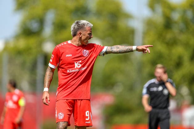 GER, Mainz, FSV Mainz 05 vs Holstein Kiel, Vorbereitung, Fussball, DFB, Spielzeit 2026 2027, Bruchwegstadion auf dem Wolfgang Frank Campus, Testspiel im Bild: Phillip Tietz (FSV Mainz 05 9), Führung, Emotion DFB DFL REGULATIONS PROHIBIT ANY USE OF PHOTOGRAPHS AS IMAGE SEQUENCES AND OR QUASI-VIDEO, 25.07.2026 *** GER, Mainz, FSV Mainz 05 vs. Holstein Kiel, Preseason, Soccer, DFB, 2026–2027 Season, Bruchwegstadion on the Wolfgang Frank Campus, Friendly Match Photo: Phillip Tietz, FSV Mainz 05 9, Lead, Emotion. DFB and DFL regulations prohibit any use of photographs as image sequences and or quasi-video. July 25, 2026 Copyright: HMBxMedia HendrikxHamelau
