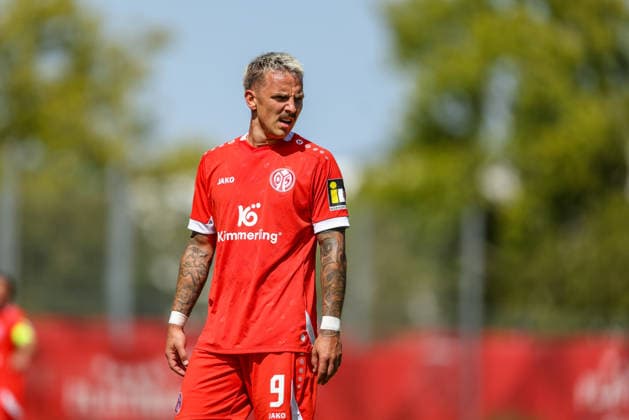 GER, Mainz, FSV Mainz 05 vs Holstein Kiel, Vorbereitung, Fussball, DFB, Spielzeit 2026 2027, Bruchwegstadion auf dem Wolfgang Frank Campus, Testspiel im Bild: Phillip Tietz (FSV Mainz 05 9) DFB DFL REGULATIONS PROHIBIT ANY USE OF PHOTOGRAPHS AS IMAGE SEQUENCES AND OR QUASI-VIDEO, 25.07.2026 *** GER, Mainz, FSV Mainz 05 vs. Holstein Kiel, Preseason, Soccer, DFB, 2026–2027 Season, Bruchweg Stadium on the Wolfgang Frank Campus, Friendly Match Photo by Phillip Tietz, FSV Mainz 05 9. DFB and DFL regulations prohibit any use of photographs as image sequences and or quasi-video. July 25, 2026 Copyright: HMBxMedia HendrikxHamelau