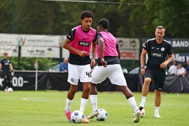 25.07.2026, NED, Fußball, Herren, Testspiel, Saison 2026 2027, Weurt, NEC Nijmegen vs. SV 07 Elversberg Francis Onyeka ( SV Elversberg 40 ) Weurt Sportpark De Kamp Gelderland Niederlande *** July 25, 2026, NED, Soccer, Men s, Friendly, 2026–2027 Season, Weurt, NEC Nijmegen vs. SV 07 Elversberg, Francis Onyeka, SV Elversberg 40, Weurt, Sportpark De Kamp, Gelderland, Netherlands Copyright: xNordphotox xSMx