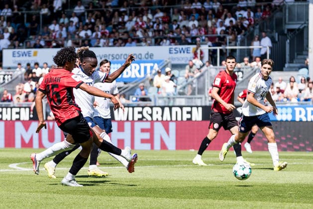 WIESBADEN, GERMANY - JULY 25: Ibrahim Ati Allah (SV Wehen Wiesbaden, 45) scores shoots the 1:0 goal during the friendly game between SV Wehen Wiesbaden vs. FC Bayern Muenchen at BRITA Arena on July 25, 2026 in Wiesbaden, Germany. Hessen Germany Copyright: xSteffiexWunderlx