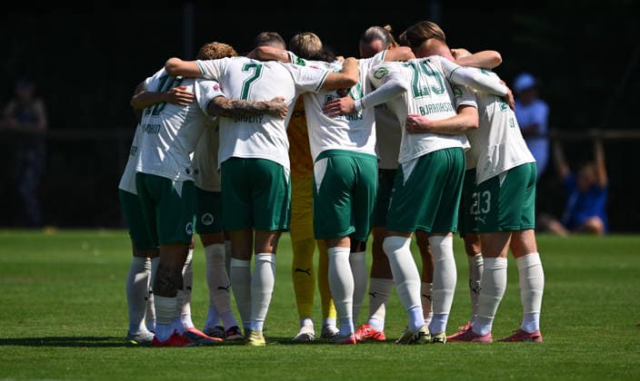25.07.2026 - Fussball - Saison 2026 2027 - Testspiel Freundschaftsspiel Vorbereitungsspiel - TSG 1899 Hoffenheim - SpVgg Greuther Fürth ( Kleeblatt ) - - Sportfoto Zink - xwoxzix - regulations prohibit any use of photographs as image sequences and or quasi-video - only for editorial use - Teamkreis Mannschaft Team Fürth *** July 25, 2026 Soccer Season 2026–2027 Exhibition Match Friendly Match Preseason Match TSG 1899 Hoffenheim SpVgg Greuther Fürth Kleeblatt Sports Photo Zink xwoxzix Regulations prohibit any use of photographs as image sequences and or quasi-video For editorial use only. Team circle, squad, Team Fürth