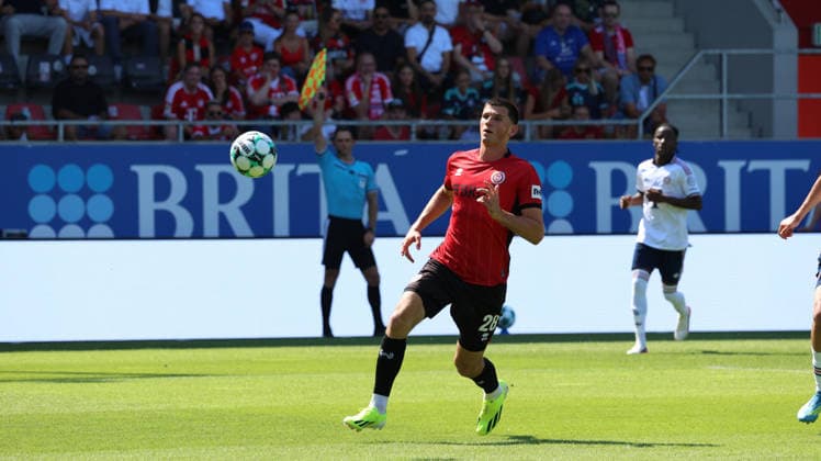 25.07.2026, xrekx, Fussball Testspiel, SV Wehen Wiesbaden - FC Bayern München v.l. Moritz Flotho (SV Wehen Wiesbaden) (DFL DFB REGULATIONS PROHIBIT ANY USE OF PHOTOGRAPHS as IMAGE SEQUENCES and or QUASI-VIDEO) Wiesbaden *** July 25, 2026, xrekx, Soccer Friendly Match, SV Wehen Wiesbaden vs. FC Bayern Munich, Moritz Flotho, SV Wehen Wiesbaden. DFL and DFB regulations prohibit any use of photographs as image sequences and or quasi-video. Wiesbaden