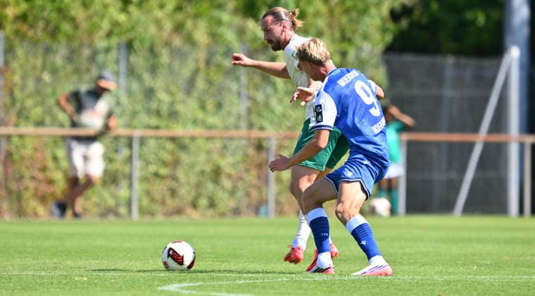 25.07.2026 - Fussball - Saison 2026 2027 - Testspiel Freundschaftsspiel Vorbereitungsspiel - TSG 1899 Hoffenheim - SpVgg Greuther Fürth ( Kleeblatt ) - - Sportfoto Zink - xwoxzix - regulations prohibit any use of photographs as image sequences and or quasi-video - only for editorial use - Jannis Heuer (22, SpVgg Greuther Fürth ) Max Moerstedt (9, TSG 1899 Hoffenheim ) *** July 25, 2026 Soccer Season 2026–2027 Exhibition Match Friendly Match Preseason Match TSG 1899 Hoffenheim SpVgg Greuther Fürth Kleeblatt Sports Photo Zink xwoxzix Regulations prohibit any use of photographs as image sequences and or quasi-video For editorial use only. Jannis Heuer, 22, SpVgg Greuther Fürth; Max Moerstedt, 9, TSG 1899 Hoffenheim
