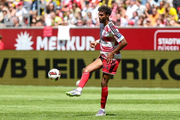 25.07.2026, GER, Fussball, Herren, Vorbereitungsspiel, Saison 2026 2027, Fortuna Düsseldorf - Borussia Dortmund Elias Egouli (F95) in Aktion am Ball, Einzelaktion Düsseldorf merkur Spiel-Arena Nordrhein-Westfalen Deutschland *** July 25, 2026, GER, Soccer, Men s, Preseason Game, 2026–2027 Season, Fortuna Düsseldorf vs. Borussia Dortmund, Elias Egouli F95 in action with the ball, solo play, Düsseldorf Merkur Spiel Arena, North Rhine-Westphalia, Germany Copyright: xAdrianxSchlüterx