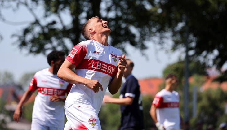 25.07.2026, Deutschland, Hollenbach, Fußball Bundesliga, Saison 2026 2027, Testspiel, Freundschaftsspiel, JAKO-Testspiel, FSV Hollenbach vs. VfB Stuttgart, Grischa Prömel (VfB) *** July 25, 2026, Germany, Hollenbach, Bundesliga, 2026–2027 season, exhibition match, friendly match, JAKO exhibition match, FSV Hollenbach vs. VfB Stuttgart, Grischa Prömel (VfB)