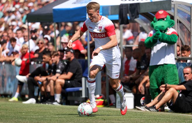 25.07.2026, Deutschland, Hollenbach, Fußball Bundesliga, Saison 2026 2027, Testspiel, Freundschaftsspiel, JAKO-Testspiel, FSV Hollenbach vs. VfB Stuttgart, Chris Führich (VfB) *** July 25, 2026, Germany, Hollenbach, Bundesliga, 2026–2027 season, exhibition match, friendly match, JAKO exhibition match, FSV Hollenbach vs. VfB Stuttgart, Chris Führich (VfB)