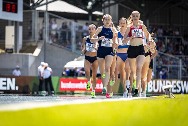 Deutsche Leichtathletik-Meisterschaften; Bochum-Wattenscheid, 25.07.2026 Unterwegs im 1500m-Vorlauf der Frauen (von links): Charlotte Augenstein (Athletics Team Karben), Vera Petrykowski (Cologne Athletics), Hanna Klein (LAV Stadtwerke Tübingen) und Marie Pröpsting (VfL Eintracht Hannover); Deutsche Leichtathletik-Meisterschaften am 25.07.2026 im Lohrheidestadion in Bochum-Wattenscheid (Nordrhein-Westfalen). *** German Track and Field Championships, Bochum-Wattenscheid, July 25, 2026. In the women’s 1,500-meter preliminary heat, from left: Charlotte Augenstein (Athletics Team Karben), Vera Petrykowski (Cologne Athletics), Hanna Klein (LAV Stadtwerke Tübingen), and Marie Pröpsting (VfL Eintracht Hannover). German Track and Field Championships on July 25, 2026, at the Lohrheidestadion in Bochum-Wattenscheid, North Rhine-Westphalia Copyright: xBEAUTIFULxSPORTS R.xSchmittx