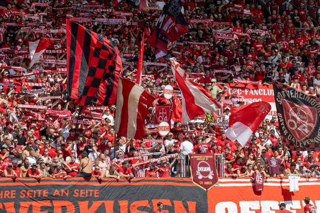 Testspiel: Kickers Offenbach - Bayer Leverkusen, 25.07.2026 Fans, Fahnen, Flaggen, Kickers Offenbach - Bayer Leverkusen, Offenbach, Plutos Stadion am Bieberer Berg, 25.7.2026 *** Friendly Match: Kickers Offenbach vs. Bayer Leverkusen, July 25, 2026; Fans, Banners, Flags; Kickers Offenbach vs. Bayer Leverkusen; Offenbach; Pluto s Stadium at Bieberer Berg; July 25, 2026 Copyright: xBEAUTIFULxSPORTS Gawlikx