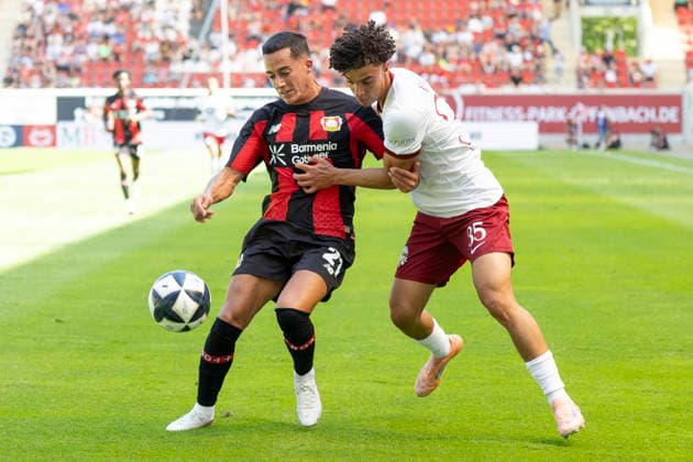 Testspiel: Kickers Offenbach - Bayer Leverkusen, 25.07.2026 Lucas Vazquez (Bayer 04 Leverkusen 21) & Faris El Ouali (Kickers Offenbach 35) im zweikampf um den Ball, Kickers Offenbach - Bayer Leverkusen, Offenbach, Plutos Stadion am Bieberer Berg, 25.7.2026 *** Friendly Match: Kickers Offenbach vs. Bayer Leverkusen, July 25, 2026 Lucas Vázquez (Bayer 04 Leverkusen) 21 Faris El Ouali (Kickers Offenbach) 35 in a battle for the ball, Kickers Offenbach vs. Bayer Leverkusen, Offenbach, Pluto Stadium at Bieberer Berg, July 25, 2026 Copyright: xBEAUTIFULxSPORTS Gawlikx