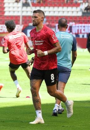 25.07.2026 xmgoodx Offenbach am Main, Plutos Stadion am Bieberer Berg - Jubiläumsspiel Kickers Offenbach (OFC) - Bayer 04 Leverkusen. Andrich Robert (8, Leverkusen) *** July 25, 2026 xmgoodx Offenbach am Main, Pluto Stadium at Bieberer Berg Anniversary Match: Kickers Offenbach vs. OFC Bayer 04 Leverkusen Robert Andrich 8, Leverkusen