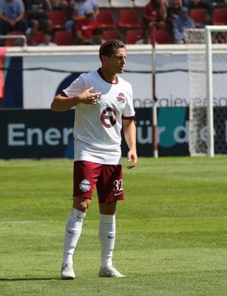 25.07.2026 xmgoodx Offenbach am Main, Plutos Stadion am Bieberer Berg - Jubiläumsspiel Kickers Offenbach (OFC) - Bayer 04 Leverkusen. Jan-Hendrik Marx (32, OFC) *** July 25, 2026 xmgoodx Offenbach am Main, Pluto Stadium at Bieberer Berg Anniversary Match: Kickers Offenbach vs. OFC Bayer 04 Leverkusen Jan Hendrik Marx 32, OFC