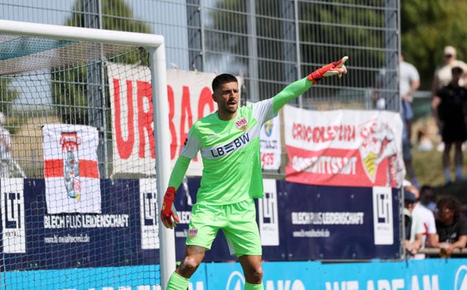 25.07.26 FSV Hollenbach - VfB Stuttgart Deutschland, Hollenbach, 25.07.2026, Fussball, Bundesliga, Saison 2026 2027, Testspiel, FSV Hollenbach - VfB Stuttgart: Fabian Bredlow (VfB Stuttgart). *** July 25, 2026 FSV Hollenbach vs. VfB Stuttgart Germany, Hollenbach, July 25, 2026, Soccer, Bundesliga, 2026–2027 Season, Friendly Match, FSV Hollenbach vs. VfB Stuttgart Fabian Bredlow VfB Stuttgart