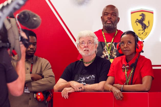 F1 Hungarian Grand Prix 2026 Film director George Lucas and his wife Mellody Louise Hobson Lucas are seen in a garage of Lewis Hamilton of Ferrari prior to the qualifying session ahead Formula 1 Hungarian Grand Prix at the Hungaroring circuit in Mogyorod near Budapest on July 25th, 2026. Budapest Hungary  Copyright: xBeataxZawrzelx originalFilename:zawrzel-f1hungar260725_npy1v.jpg