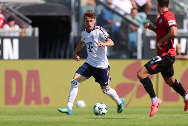 25.07.2026, Fussball Testspiel, SV Wehen Wiesbaden - FC Bayern München, v.l., Tim Binder (FC Bayern München) DFL DFB REGULATIONS PROHIBIT ANY USE OF PHOTOGRAPHS AS IMAGE SEQUENCES AND OR QUASI-VIDEO. xdcx *** July 25, 2026, Soccer Friendly Match, SV Wehen Wiesbaden vs. FC Bayern Munich, from left: Tim Binder, FC Bayern Munich. DFL and DFB regulations prohibit any use of photographs as image sequences and or quasi-video. xdcx Copyright: HMBxMedia Claus