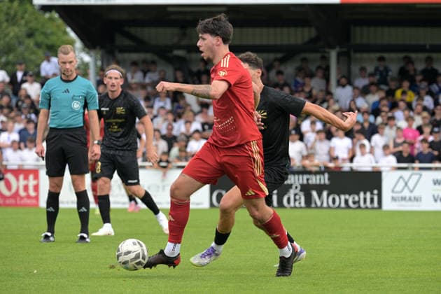 Fabian Dietrich (Delay Sports Berlin, 09) im Zweikampf mit Dominik Emminger (FC 08 Villingen, 09) FC 08 Villingen vs. Delay Sports Berlin , Fussball, Vorbereitung, Testspiel, Saison 2026 2027, 25.07.2026 FC 08 Villingen vs. Delay Sports Berlin , Fussball, Vorbereitung, Testspiel, Saison 2026 2027, 25.07.2026 Villingen *** Fabian Dietrich (Delay Sports Berlin, No. 09) in a one-on-one with Dominik Emminger (FC 08 Villingen, No. 09) FC 08 Villingen vs. Delay Sports Berlin, Soccer, Preseason, Friendly, 2026–2027 Season, July 25, 2026, FC 08 Villingen vs. Delay Sports Berlin, soccer, preseason, friendly, 2026–2027 season, July 25, 2026, Villingen Copyright: xEibner-Pressefotox EP_TBR
