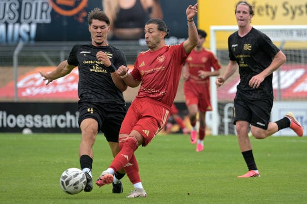Enrico Krieger (FC 08 Villingen, 04) im Zweikampf mit Orhan Yildirim (Delay Sports Berlin, 17) FC 08 Villingen vs. Delay Sports Berlin , Fussball, Vorbereitung, Testspiel, Saison 2026 2027, 25.07.2026 FC 08 Villingen vs. Delay Sports Berlin , Fussball, Vorbereitung, Testspiel, Saison 2026 2027, 25.07.2026 Villingen *** Enrico Krieger (FC 08 Villingen), No. 04, in a tackle with Orhan Yildirim (Delay Sports Berlin), No. 17; FC 08 Villingen vs. Delay Sports Berlin, soccer, preseason, friendly match, 2026–2027 season, July 25, 2026, FC 08 Villingen vs. Delay Sports Berlin, soccer, preseason, friendly match, 2026–2027 season, July 25, 2026, Villingen Copyright: xEibner-Pressefotox EP_TBR