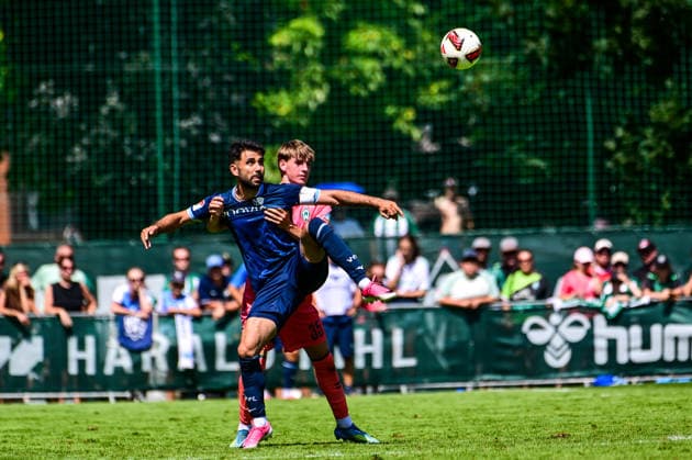 25.07.2026, AUT, Fußball, Herren, 1. Bundesliga, FSP, Saison 2026 2027, Zell am Ziller, SV Werder Bremen vs VfL Bochum Gerrit Holtmann (Bochum, 17), Luca Höcker (Werder Bremen, 35) Zell am Ziller Parkstadion Tirol Österreich *** July 25, 2026, Austria, Soccer, Men s, 1. Bundesliga, FSP, 2026–2027 Season, Zell am Ziller, SV Werder Bremen vs. VfL Bochum Gerrit Holtmann (Bochum), 17, Luca Höcker (Werder Bremen), 35 Zell am Ziller Parkstadion, Tyrol, Austria Copyright: xNordphotox xHafnerx