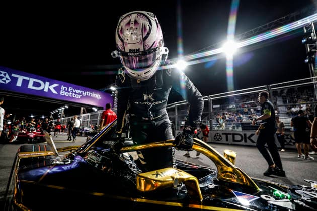 2026 FORMULA E TOKYO ePRIX BARNARD Taylor (gbr), DS Penske, DS E-Tense FE25, portrait on the grid during the Tokyo ePrix, 14th and 15th round of the 2025-26 ABB FIA Formula E World Championship, WM, Weltmeisterschaft on the Tokyo Street Circuit from July 24 to 26, 2026 in Tokyo, Japan - TokyoJapan  Copyright: xJULIENxDELFOSSEx