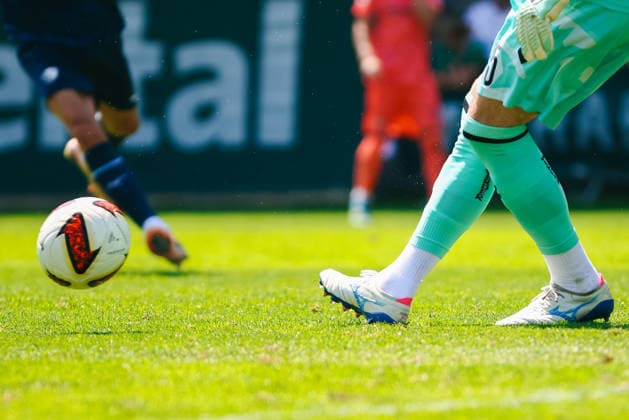 SOCCER - Bremen vs Bochum, test match ZELL AM ZILLER,AUSTRIA,25.JUL.26 - SOCCER - 1. DFL, 1. Deutsche Bundesliga, 2. DFL, 2. Deutsche Bundesliga, SV Werder Bremen vs VfL Bochum, test match. Image shows a feature with a ball.  GEPAxpictures xOleskiixMarusyk