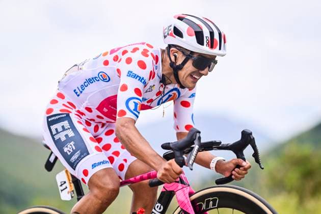 Tour de France 2026 Stage 20 ALPE D HUEZ, FRANCE - JULY 25 : Carapaz Richard (ECU) of EF Education EasyPost in action wearing the polka dot jersey during stage 20 of the 113rd edition of Tour de France an UCI World Tour 2.UWT cycling road race stage for Men Elite of 171 km with start in Le Bourg d Oissans and finish in Alpe d Huez on July 25, 2026 in Alpe d Huez, France, 25 07 2026 Alpe d Huez France  Copyright: xPeterxDexVoechtx