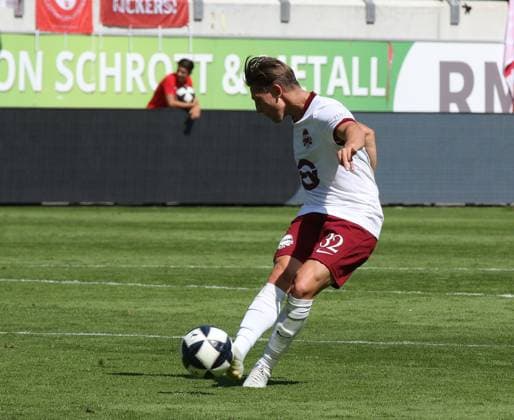 25.07.2026 xmgoodx Offenbach am Main, Plutos Stadion am Bieberer Berg - Jubiläumsspiel Kickers Offenbach (OFC) - Bayer 04 Leverkusen. Jan-Hendrik Marx (32, OFC) *** July 25, 2026 xmgoodx Offenbach am Main, Pluto Stadium at Bieberer Berg Anniversary Match: Kickers Offenbach vs. OFC Bayer 04 Leverkusen Jan Hendrik Marx 32, OFC