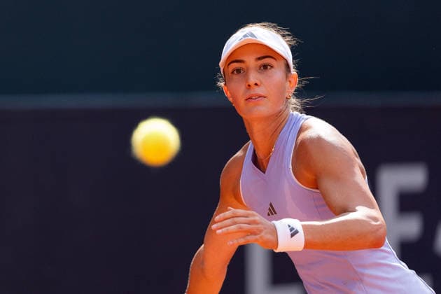 Elina Awanessjan (ARM) im Bild am Ball, Aktion, GER, Elina Awanessjan vs Anna Bondar, Tennis, MSC Hamburg Ladies Open WTA, Tennis Damen 250, Halbfinale, 25.07.2026 GER, Elina Awanessjan vs Anna Bondar, Tennis, MSC Hamburg Ladies Open WTA 250, Halbfinale, 25.07.2026 Hamburg *** Elina Awanessjan (ARM) in action on the court, GER, Elina Awanessjan vs. Anna Bondar, Tennis, MSC Hamburg Ladies Open WTA 250, Semifinals, July 25, 2026, GER, Elina Awanessjan vs. Anna Bondar, tennis, MSC Hamburg Ladies Open WTA 250, semifinals, July 25, 2026, Hamburg Copyright: xEibner-Pressefoto MaxxVincenx EP_MVN