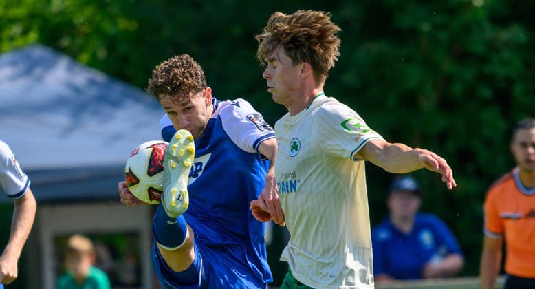 25.07.2026 - Fussball - Saison 2026 2027 - Testspiel Freundschaftsspiel Vorbereitungsspiel - TSG 1899 Hoffenheim - SpVgg Greuther Fürth ( Kleeblatt ) - - Sportfoto Zink - xwoxzix - regulations prohibit any use of photographs as image sequences and or quasi-video - only for editorial use - Arthur Chaves (35, TSG 1899 Hoffenheim ) Gian Luca Gian-Luca Itter (27, SpVgg Greuther Fürth ) *** July 25, 2026 Soccer Season 2026–2027 Exhibition Match Friendly Match Preseason Match TSG 1899 Hoffenheim SpVgg Greuther Fürth Kleeblatt Sports Photo Zink xwoxzix Regulations prohibit any use of photographs as image sequences and or quasi-video For editorial use only. Arthur Chaves, 35, TSG 1899 Hoffenheim; Gian Luca Itter, 27, SpVgg Greuther Fürth