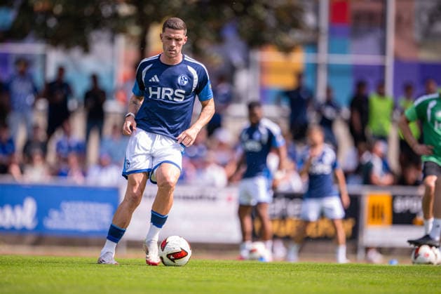 25.07.2026, Fussball, Saison 2026 2027, Vorbereitung, Testspiel: Fagiano Okayama - FC Schalke 04, Robin Gosens (FC Schalke 04) xRHR-FOTO YYx *** July 25, 2026, Soccer, 2026–2027 Season, Preseason, Friendly Match: Fagiano Okayama vs. FC Schalke 04, Robin Gosens, FC Schalke 04 xRHR PHOTO YYx Copyright: KROEGER RHR-FOTOx RHR-FOTO YY