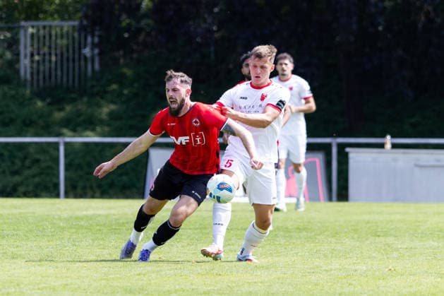 Gentian LEKAJ (1. Goeppinger SV, 09) im Zweikampf gegen Gentian LEKAJ (1. Goeppinger SV, 09) SV Fellbach vs. 1. Goeppinger SV, Fussball, WFV-Pokal, 1. Runde, Spielzeit 2026 2027, 25.07.2026, SV Fellbach vs. 1. Goeppinger SV, Fussball, WFV-Pokal, 1. Runde, Spielzeit 2026 2027, 25.07.2026, Fellbach *** Gentian LEKAJ 1 Goeppinger SV, 09 in a tackle against Gentian LEKAJ 1 Goeppinger SV, 09 SV Fellbach vs. 1 Goeppinger SV, Soccer, WFV Cup, 1st Round, 2026–2027 Season, July 25, 2026, SV Fellbach vs. 1 Goeppinger SV, Soccer, WFV Cup, 1st Round, 2026–2027 Season, July 25, 2026, Fellbach Copyright: xEibnerxPressefoto OliverxSchmidtx EP_OST
