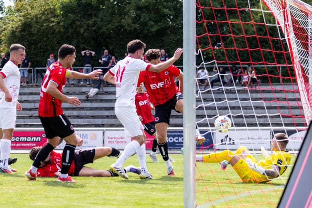Gino Andre PORTELLA (1. Goeppinger SV, 04) erzielt das vermeintliche 1:0, das jedoch wegen Abseits zurueckgenommen wird SV Fellbach vs. 1. Goeppinger SV, Fussball, WFV-Pokal, 1. Runde, Spielzeit 2026 2027, 25.07.2026, SV Fellbach vs. 1. Goeppinger SV, Fussball, WFV-Pokal, 1. Runde, Spielzeit 2026 2027, 25.07.2026, Fellbach *** Gino Andre PORTELLA, 1. Göppinger SV, scored what appeared to be the 1–0 goal in the 4th minute, but it was disallowed for offside. SV Fellbach vs. 1. Göppinger SV, Soccer, WFV Cup, First Round, 2026–2027 Season, July 25, 2026, SV Fellbach vs. 1 Goeppinger SV, Soccer, WFV Cup, 1st Round, 2026–2027 Season, July 25, 2026, Fellbach Copyright: xEibnerxPressefoto OliverxSchmidtx EP_OST
