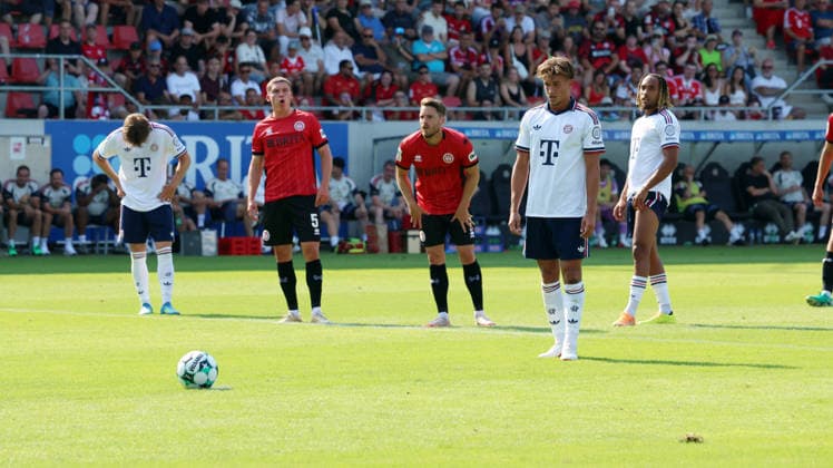 25.07.2026, xrekx, Fussball Testspiel, SV Wehen Wiesbaden - FC Bayern München v.l. Tom Bischof (FC Bayern Muenchen) erzielt das Tor, Treffer, scores the goal zum 1:1 per Elfmeter Strafstoss (DFL DFB REGULATIONS PROHIBIT ANY USE OF PHOTOGRAPHS as IMAGE SEQUENCES and or QUASI-VIDEO) Wiesbaden *** July 25, 2026, xrekx, Soccer Friendly Match, SV Wehen Wiesbaden vs. FC Bayern Munich – Tom Bischof, FC Bayern Munich scores the goal, goal, scores the goal to make it 1–1 on a penalty kick. DFL and DFB regulations prohibit any use of photographs as image sequences and or quasi-video. Wiesbaden