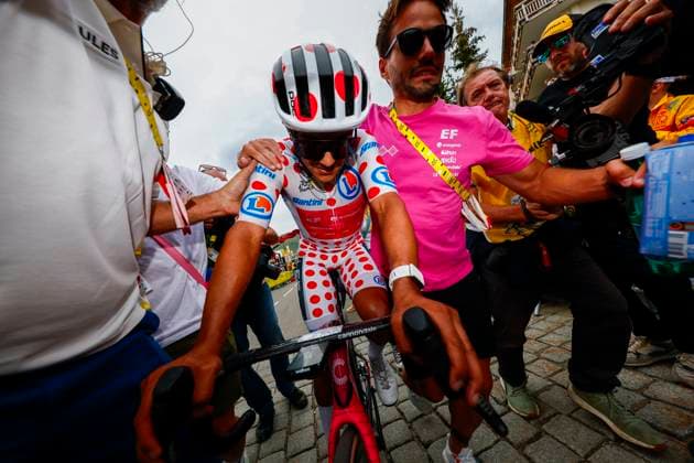 Tour de France 2026 Stage 20 ALPE D HUEZ, FRANCE - JULY 25 : Carapaz Richard (ECU) of EF Education EasyPost after the race during stage 20 of the 113rd edition of Tour de France an UCI World Tour 2.UWT cycling road race stage for Men Elite of 171 km with start in Le Bourg d Oissans and finish in Alpe d Huez on July 25, 2026 in Alpe d Huez, France, 25 07 2026 Alpe d Huez France  Copyright: xLucaxBettinix