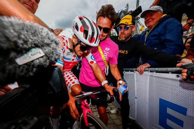 Tour de France 2026 Stage 20 ALPE D HUEZ, FRANCE - JULY 25 : Carapaz Richard (ECU) of EF Education EasyPost after the race during stage 20 of the 113rd edition of Tour de France an UCI World Tour 2.UWT cycling road race stage for Men Elite of 171 km with start in Le Bourg d Oissans and finish in Alpe d Huez on July 25, 2026 in Alpe d Huez, France, 25 07 2026 Alpe d Huez France  Copyright: xLucaxBettinix