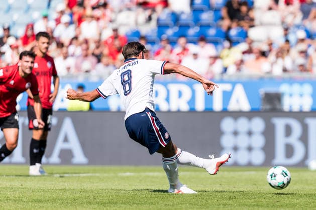 WIESBADEN, GERMANY - JULY 25: Tom Bischof (FC Bayern Muenchen, 8) shoots the penalty scoring the 1:1 goal during the friendly game between SV Wehen Wiesbaden vs. FC Bayern Muenchen at BRITA Arena on July 25, 2026 in Wiesbaden, Germany. Hessen Germany Copyright: xSteffiexWunderlx