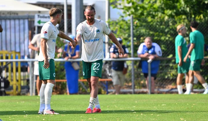 25.07.2026 - Fussball - Saison 2026 2027 - Testspiel Freundschaftsspiel Vorbereitungsspiel - TSG 1899 Hoffenheim - SpVgg Greuther Fürth ( Kleeblatt ) - - Sportfoto Zink - xwoxzix - regulations prohibit any use of photographs as image sequences and or quasi-video - only for editorial use - Jannis Heuer (22, SpVgg Greuther Fürth ) muss angeschlagen aufgeben - Jannik Dehm ( 23, SpVgg Greuther Fürth ) Jannis Heuer (22, SpVgg Greuther Fürth ) *** July 25, 2026 Soccer Season 2026–2027 Exhibition Match Friendly Match Preseason Match TSG 1899 Hoffenheim SpVgg Greuther Fürth Kleeblatt Sports Photo Zink xwoxzix Regulations prohibit any use of photographs as image sequences and or quasi-video For editorial use only. Jannis Heuer, 22, SpVgg Greuther Fürth, is forced to leave the game injured. Jannik Dehm, 23, SpVgg Greuther Fürth. Jannis Heuer, 22, SpVgg Greuther Fürth