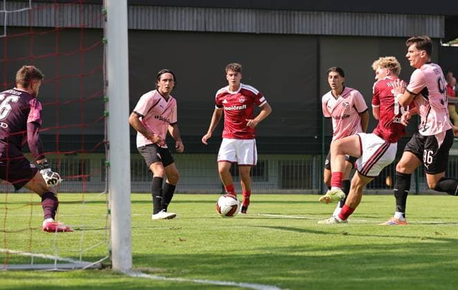 25.07.2026 - Fussball - Saison 2026 2027 - Testspiel Freundschaftsspiel Vorbereitungsspiel: 1. FC Nürnberg Nuernberg FCN ( Club ) - Palermo FC - Sportfoto Zink DaMa - xdaxmax - Piet Scobel (19, 1. FC Nürnberg FCN ) mit Torschuss *** July 25, 2026 Soccer Season 2026–2027 Exhibition Match Friendly Match Preseason Match 1. FC Nürnberg Nuremberg FCN Club Palermo FC Sports Photo Zink DaMa xdaxmax Piet Scobel 19, 1 FC Nuremberg (FCN) taking a shot on goal