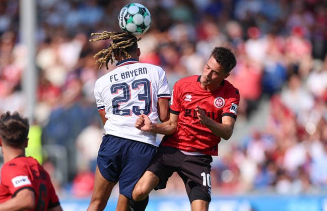25.07.2026, Fussball Testspiel, SV Wehen Wiesbaden - FC Bayern München, v.l., Sascha Boey (FC Bayern München), Robin Kalem (SV Wehen Wiesbaden) DFL DFB REGULATIONS PROHIBIT ANY USE OF PHOTOGRAPHS AS IMAGE SEQUENCES AND OR QUASI-VIDEO. xdcx *** July 25, 2026, Soccer friendly match, SV Wehen Wiesbaden vs. FC Bayern Munich, from left: Sascha Boey (FC Bayern Munich), Robin Kalem (SV Wehen Wiesbaden). DFL and DFB regulations prohibit any use of photographs as image sequences and or quasi-video. xdcx Copyright: HMBxMedia Claus