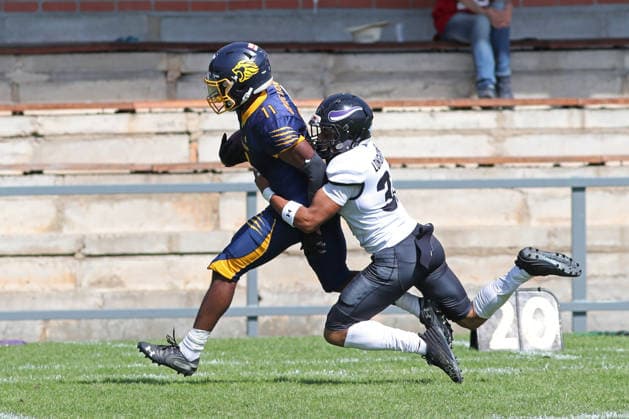 GFL2: Leipzig Lions vs. Langenfeld Longhorns, 25.07.2026 David Philips ( 32, Langenfeld Longhorns) greift gegen Malachi Souvoui Ruffin ( 11, CB, Leipzig Lions) zu. German Football League 2 Gruppe Nord, Saison 2026: Leipzig Lions vs. Langenfeld Longhorns am 25.07.2026 im Sportpark Camillo Ugi, Markkleeberg. *** GFL2 Leipzig Lions vs. Langenfeld Longhorns, July 25, 2026 David Philips 32, Langenfeld Longhorns tackle Malachi Souvoui Ruffin 11, CB, Leipzig Lions in the German Football League 2 North Division, 2026 season. Leipzig Lions vs. Langenfeld Longhorns on July 25, 2026, at Sportpark Camillo Ugi, Markkleeberg Copyright: xBEAUTIFULxSPORTS JanxKaeferx