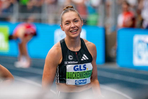 Wattenscheid, 25.07.2026, Leichathletik, Deutsche Meisterschaften, Frauen, 100m Gina Lückenkemper (GER, SCC Berlin) nachdem 100m Vorlauf Bochum-Wattenscheid Lohrheidestadion NRW Germany *** Wattenscheid, July 25, 2026, Track and Field, German Championships, Women s 100m: Gina Lückenkemper (GER), SCC Berlin, following the 100m preliminary round in Bochum, Wattenscheid, Lohrheidestadion, North Rhine-Westphalia, Germany